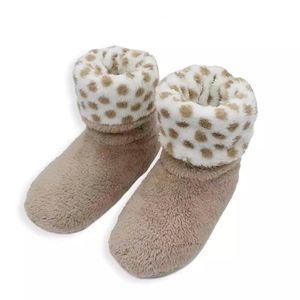 Soft comfy plush polka dot foldable slipper